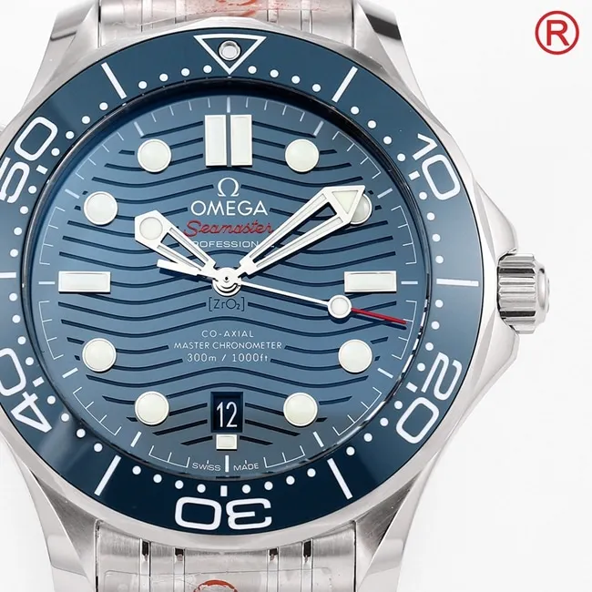Omegatop-tier men's blue dialsteel braceletSeamaster 300m series mechanical watch lume picture
