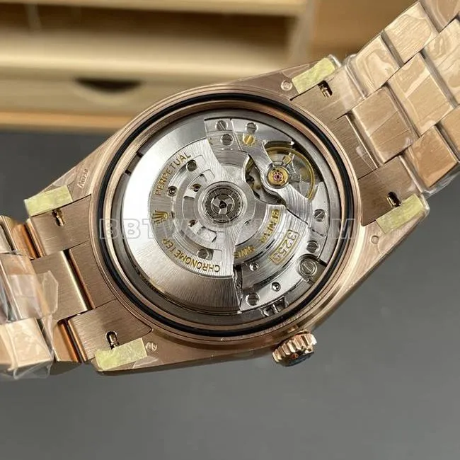 collectible watch CBD factory Day-DateRolex3255 mechanical rose gold smoked black dialside live photo