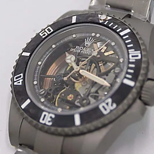 Rolexreplica watch SUBSubmariner back diamond customized version watch front view