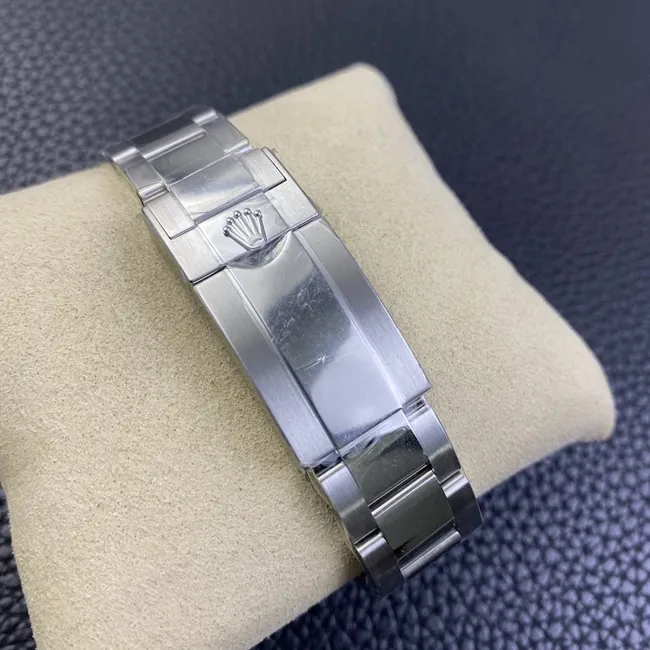 Rolextop-tier watch men's black dialsteel braceletGMT-Master type automatic movement watch three-bead belt front view