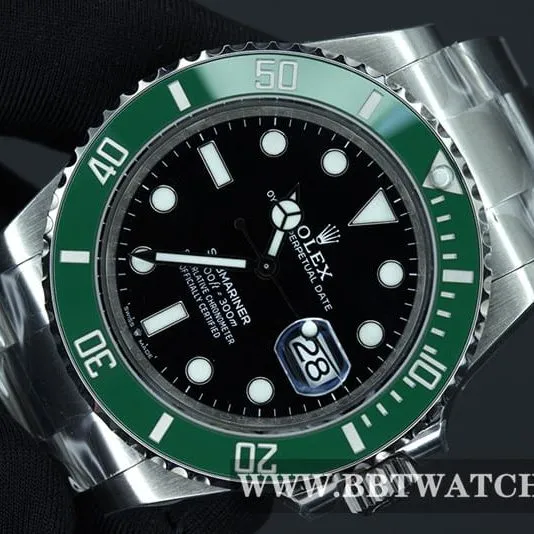 Rolextop-tier watch VS FactoryStarbucks Submariner new model 41 diameter 3235movement front view