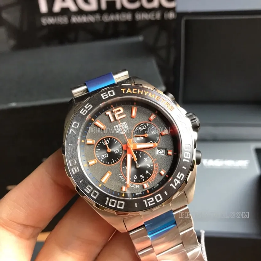 Tag Heuer F1top-tier gray plate chronographsteel bracelet model CAZ101AHfront live photo