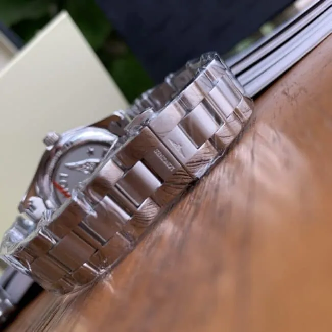 Longines Compaq series white steel blue background diamond ladies quartz watch 8mm ultra-thin design clasp picture
