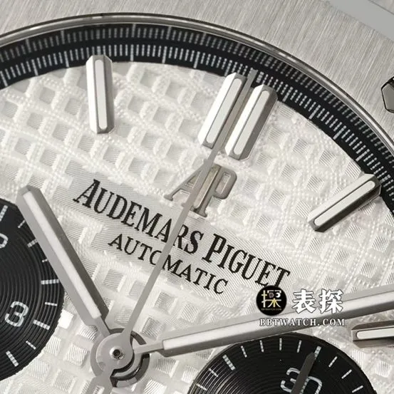 IPFRoyal OakAudemars Piguet1:1replica watch silver panda plate steel bracelet model 26331ST.OO.1220ST.03front live photo