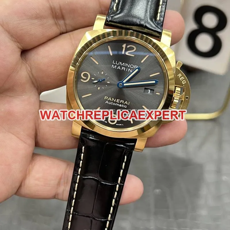 Panerai collectible watch VS Factory Lumino black dial mechanical leather strap model Pam1115front live photo