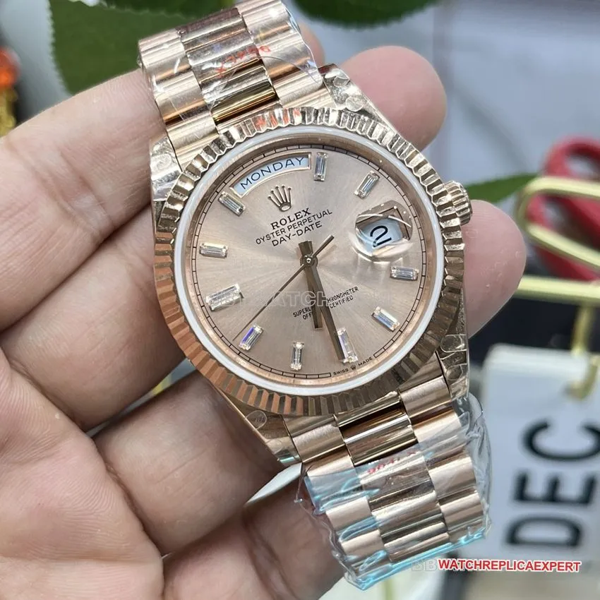 GM FactoryRolexDay-Date type top-tier 1:1high-quality replicarose gold disc front live photo