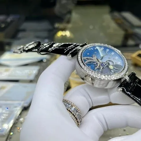 top-tier watch Van Cleef & Arpels ladies blue dial black belt fairy series leather strap watch front view