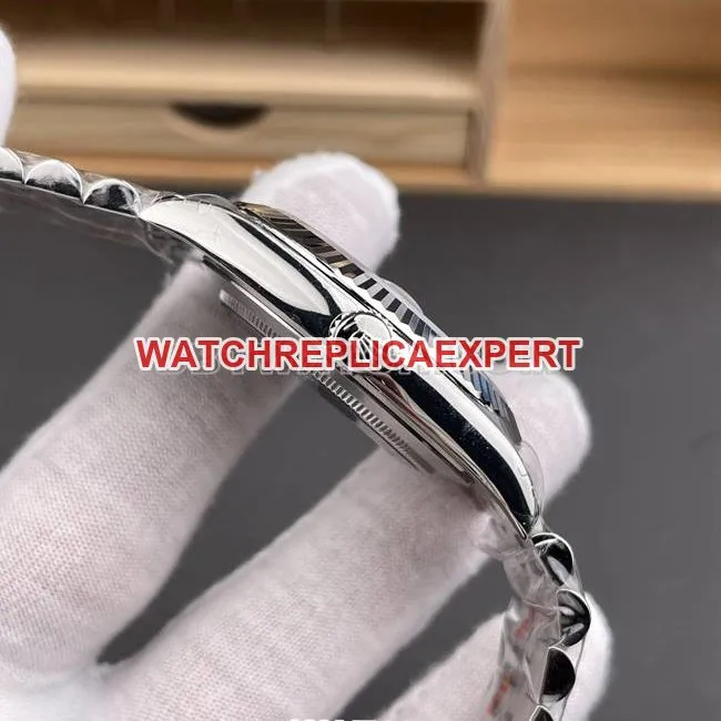 1:1replica watch VS Factory log Rolexsilver dial3235 mechanical 41mmside live photo