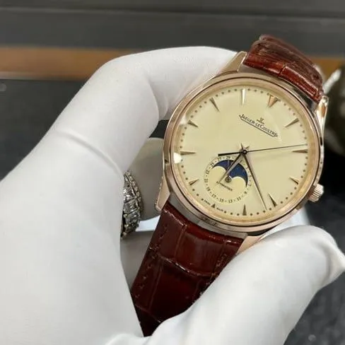top-tier watch Jaeger-LeCoultre men's white dial brown belt moon phase series automatic movementleather strap watch detail shots