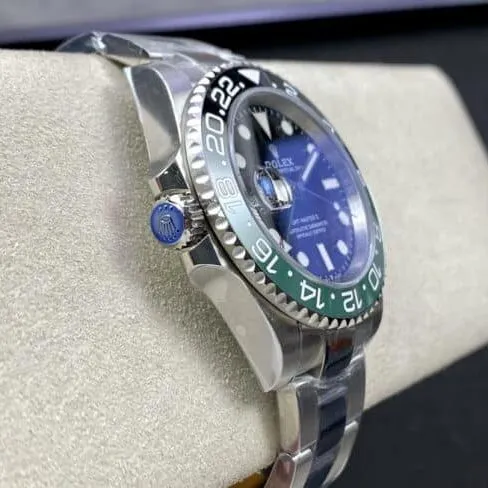 top-tier replicaRolex snow rose ring left-handed GMT-Master series GMT men's mechanical watch front view