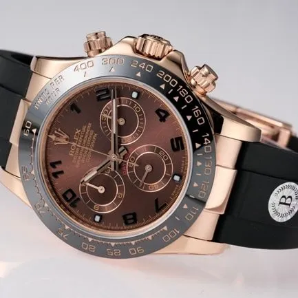 top-tier replicaRolex men's black dialrubber strap popular Cosmograph Daytona automatic movement watch front view