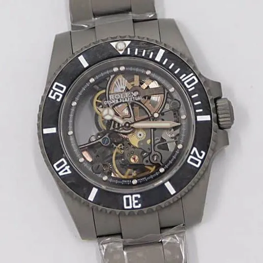 Rolexreplica watch SUBSubmariner back diamond customized version watch front view
