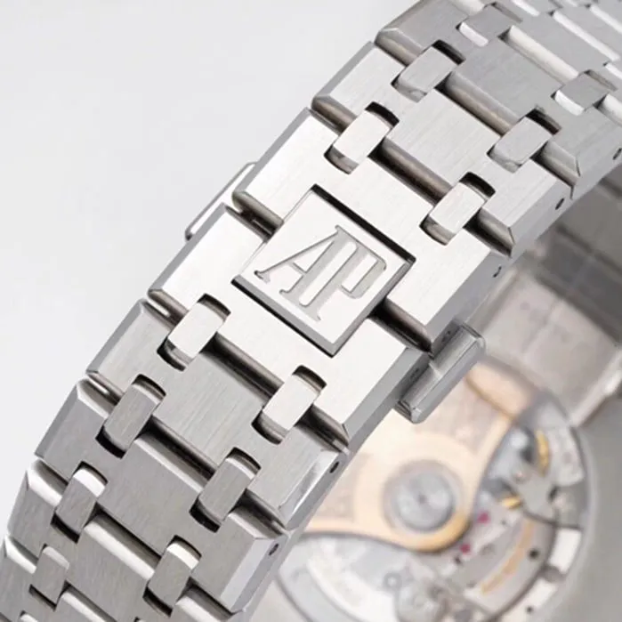 top-tier watch Audemars Piguet men's white dial Royal Oak series mechanical steel bracelet watch front view