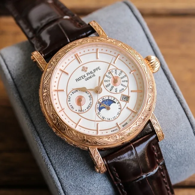 top-tier replicaPatek Philippesuper watch men's white dial brown belt new 42mm mechanical leather strap pure hand carved watch detail shots