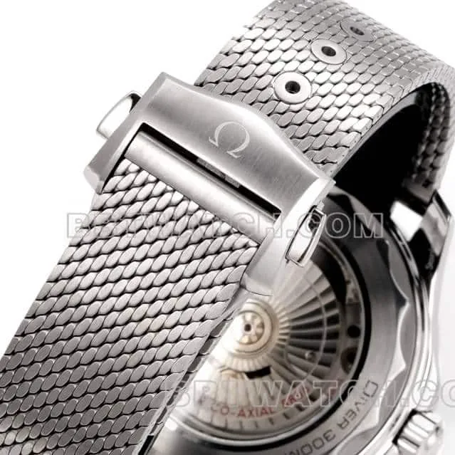 Omega1:1replica watch OR factory Seamaster 300m black dial mechanical steel bracelet front live photo