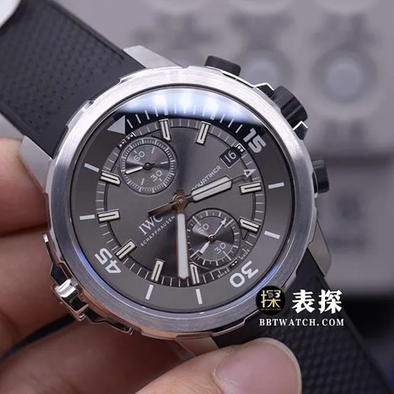 BT factory marine timepiece IWC1:1replica watch lume gray panda dial rubber model IW379506side live photo