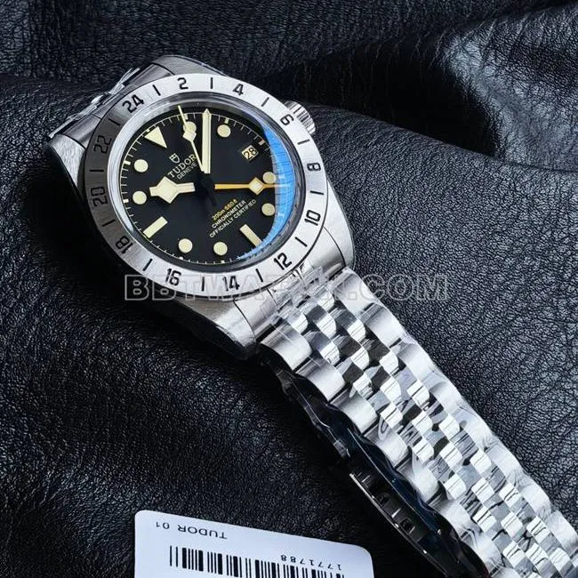 3CF factory watch Biwan Tudorblack dial steel braceletfront live photo