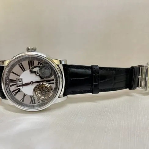 Top-tier watch Roger Dubuis men's white dial black belt 18kwhite goldtourbillon mechanical leather strap watch front view