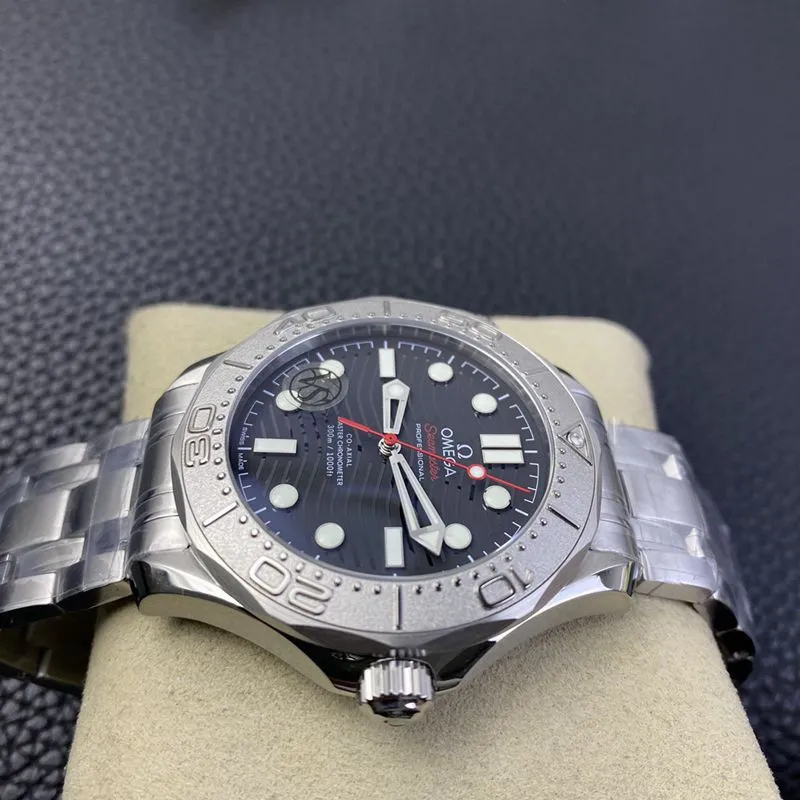 Omegahigh-quality watch Seamaster yacht 300-meter series tribute to the blue diving watch front view