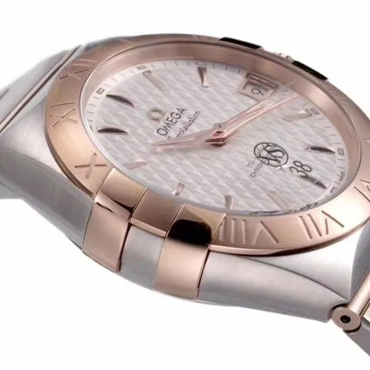 Omega temperament model vs Constellation high-quality temperament model 8500 mechanical watch white dialrose gold front view
