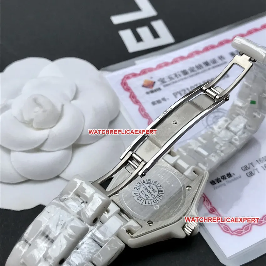 ChanelJ12super white mother of pearl plate 29mmquartzH2570caseback live photo